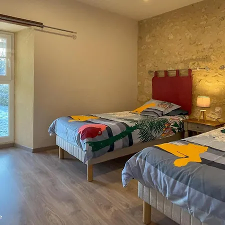 Longère Percheronne Spacieuse Avec Jardin Privé Et En Option - Fr-1-497-138 Corbon (Orne)