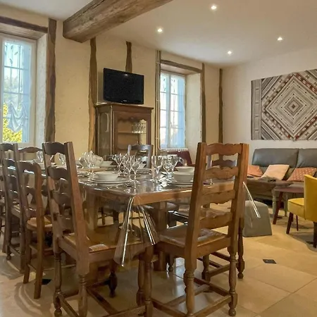 Longère Percheronne Spacieuse Avec Jardin Privé Et En Option - Fr-1-497-138 *