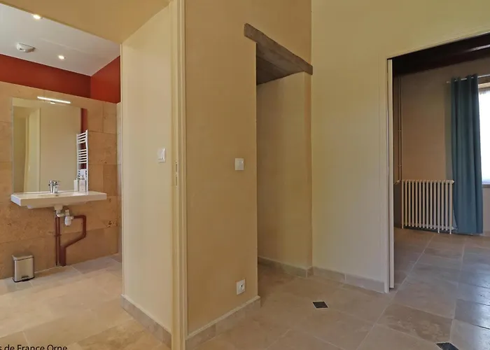 Longere Percheronne Spacieuse Avec Jardin Et En Option - Fr-1-497-138 *