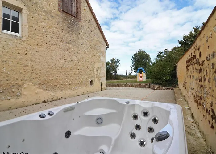 Longere Percheronne Spacieuse Avec Jardin Et En Option - Fr-1-497-138